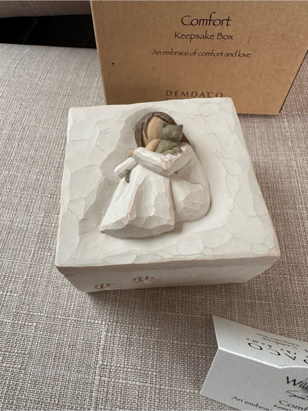 NIB Willow Tree Comfort Keepsake Box Girl & Cat